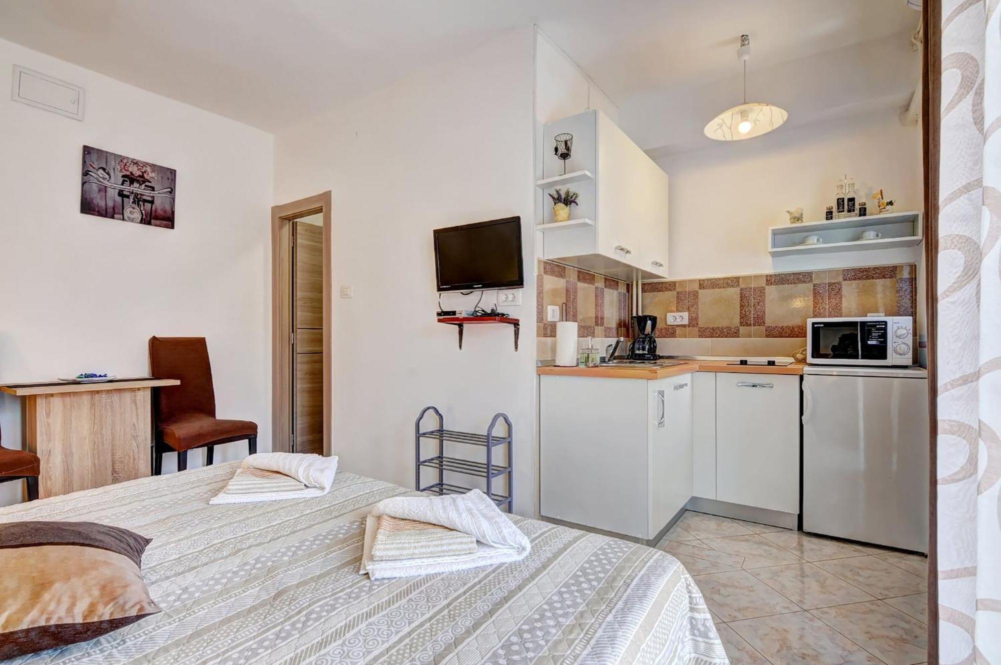 Lovely Apartments In Valbandon Fazana Ngoại thất bức ảnh